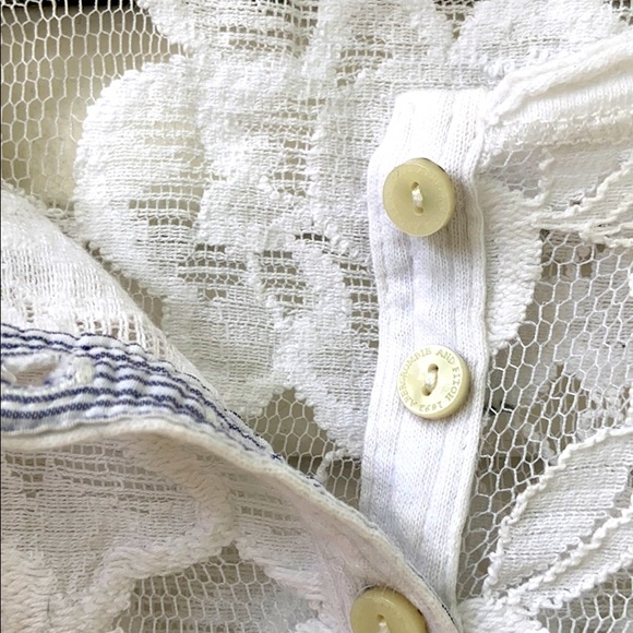 Sweet Abercrombie Top - Picture 2 of 7